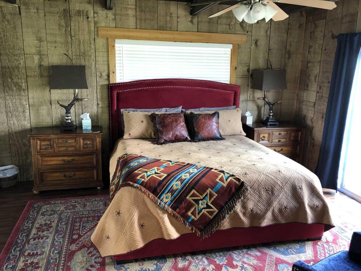 Rockin' B Ranch Bluff House Ξενοδοχείο Pipe Creek Εξωτερικό φωτογραφία
